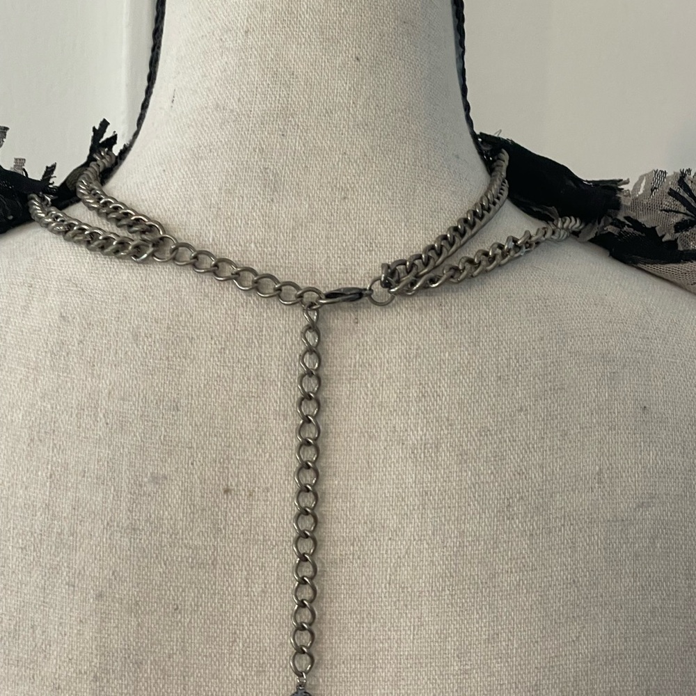 Unique silver tone necklace with chains! - Picture 4 of 6